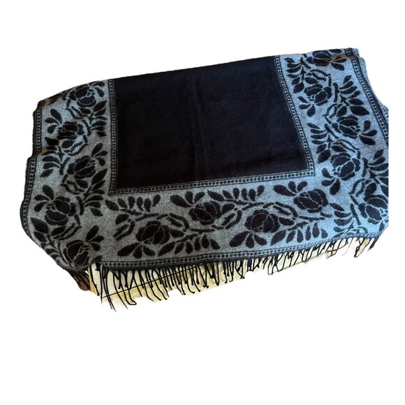 Italian Acrylic Wrap Throw Fringe Scarf Reversible Black Gray Roses Double Faced - Picture 8 of 9